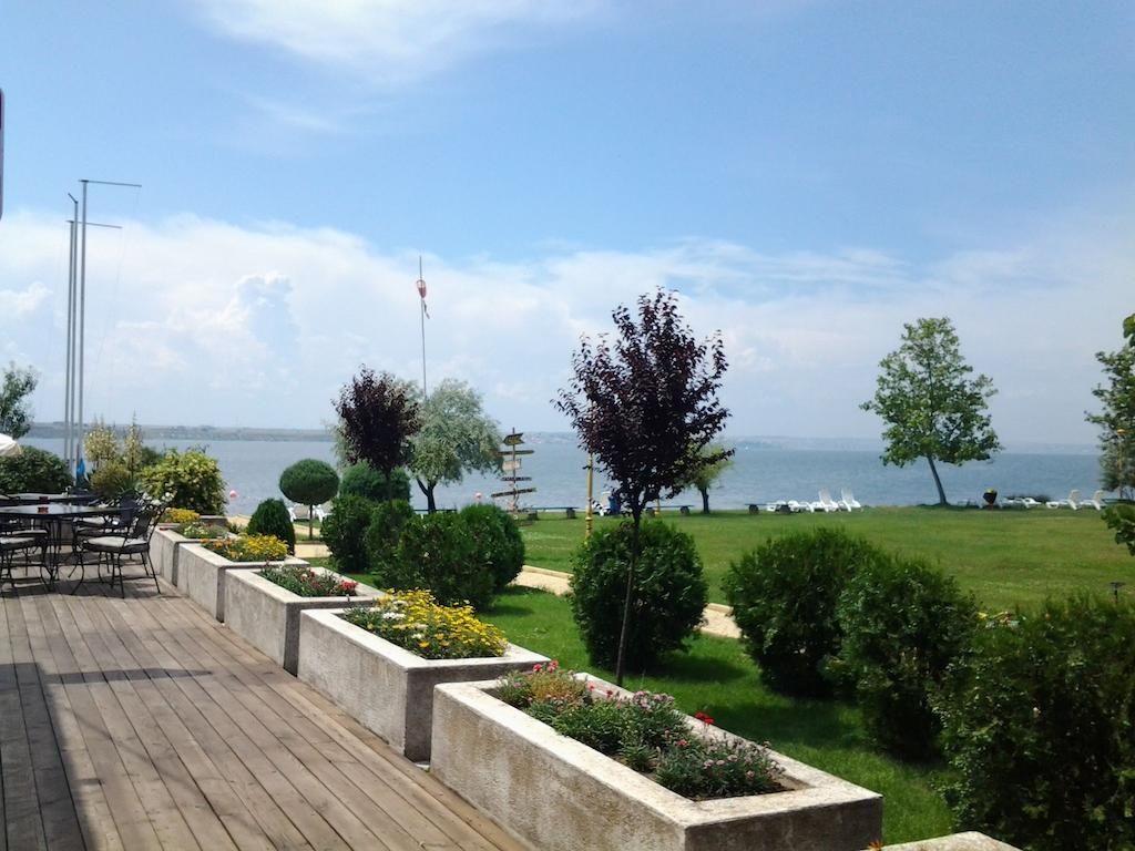 Hotel Piccadilly Мамая Екстериор снимка