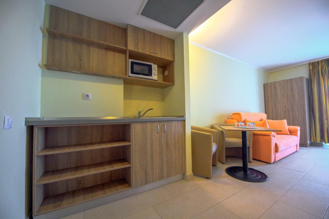 Hotel Piccadilly Мамая Екстериор снимка