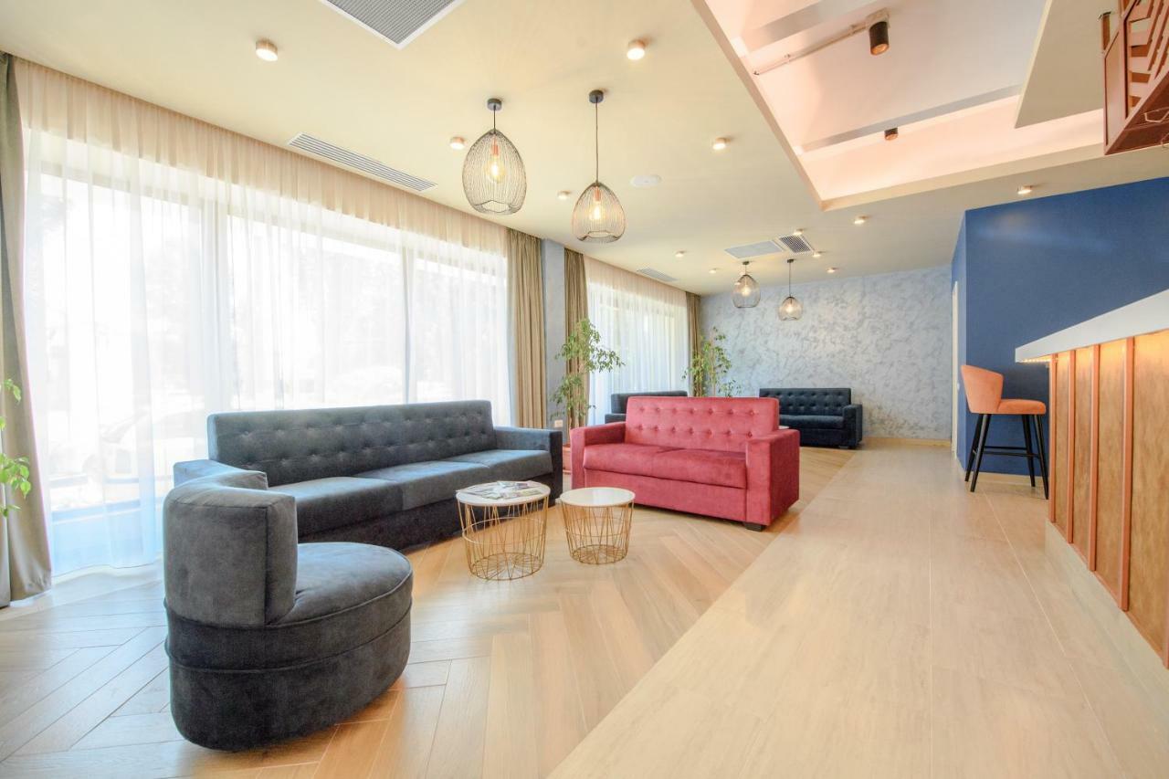 Hotel Piccadilly Мамая Екстериор снимка