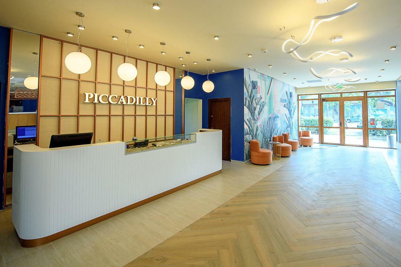 Hotel Piccadilly Мамая Екстериор снимка