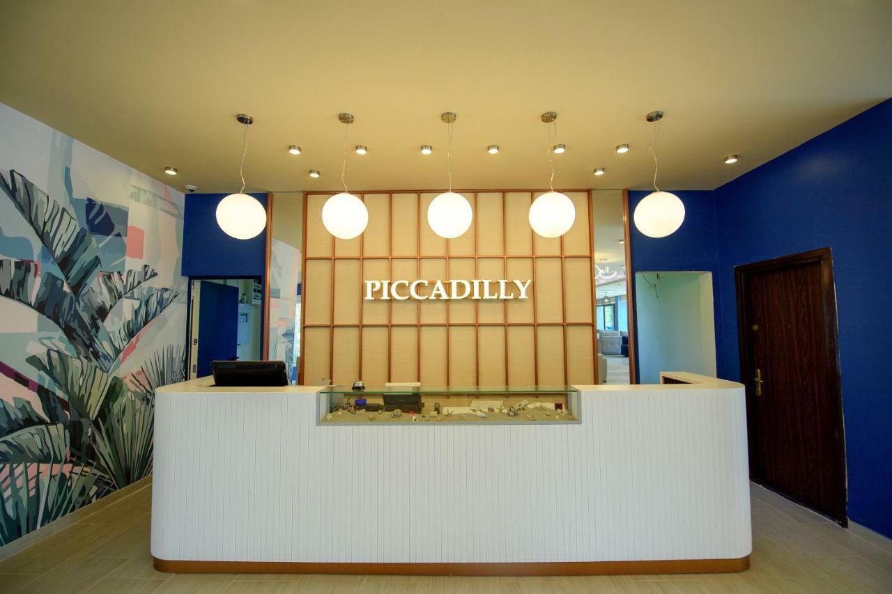 Hotel Piccadilly Мамая Екстериор снимка