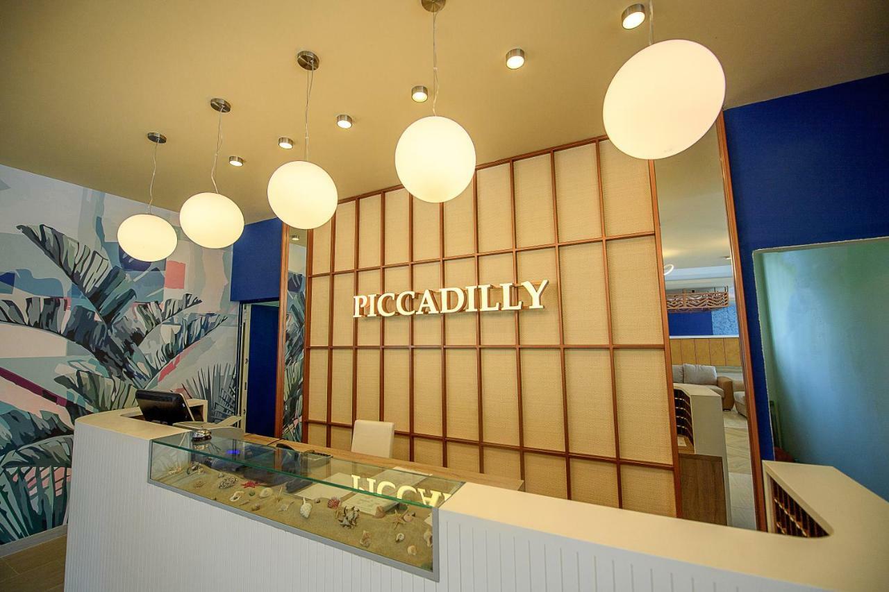 Hotel Piccadilly Мамая Екстериор снимка